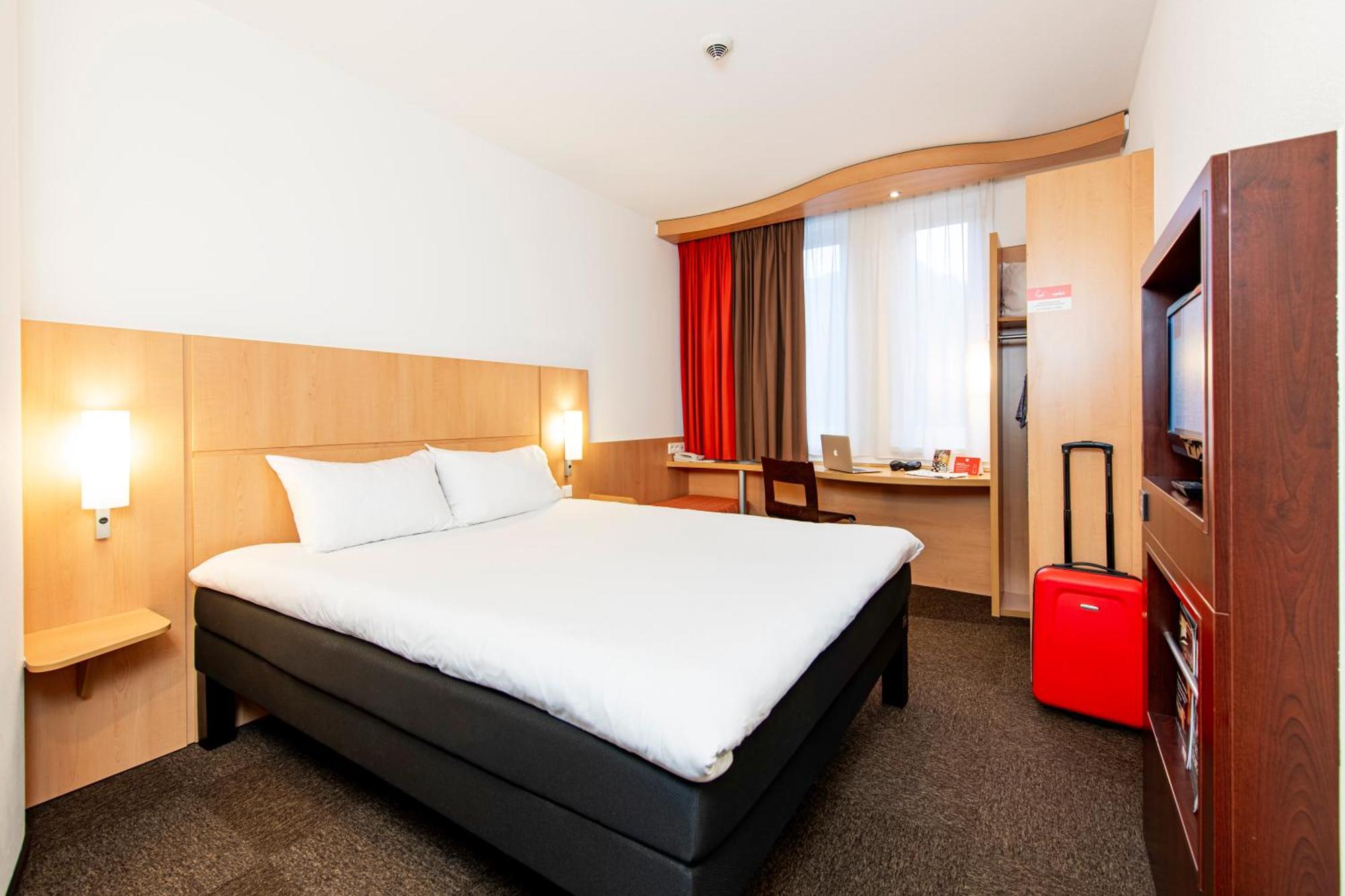 Ibis Krakow Stare Miasto Esterno foto