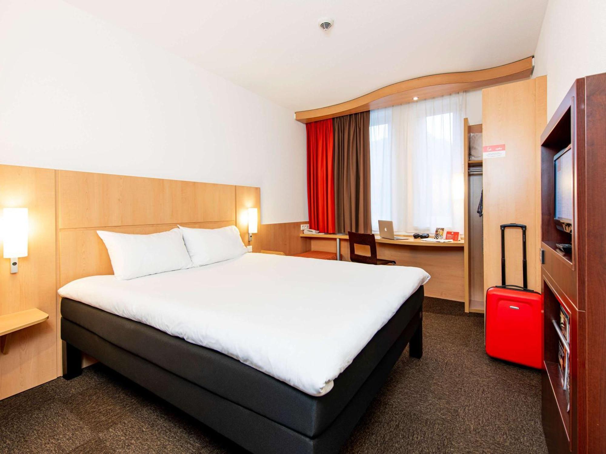 Ibis Krakow Stare Miasto Esterno foto