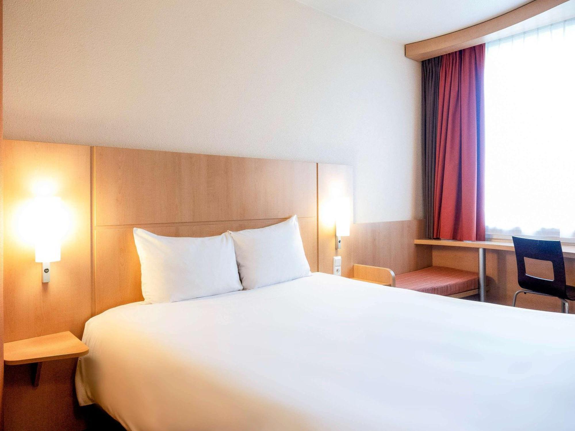 Ibis Krakow Stare Miasto Esterno foto